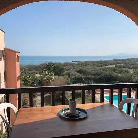 Tropique : Vue Et Piscine Apartment